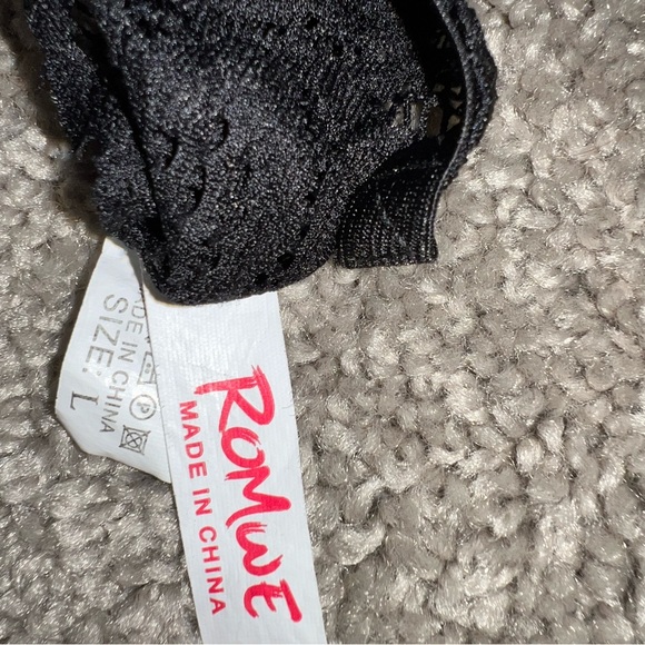 Black Lace bralet from ROMWE. - Picture 3 of 3